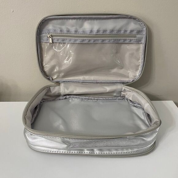 Rodan + Fields Carrying Case - Picture 3 of 6
